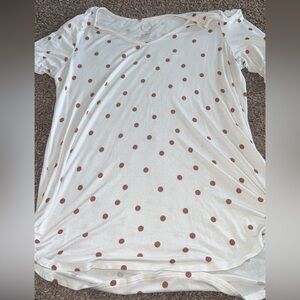 White polka dot tshirt